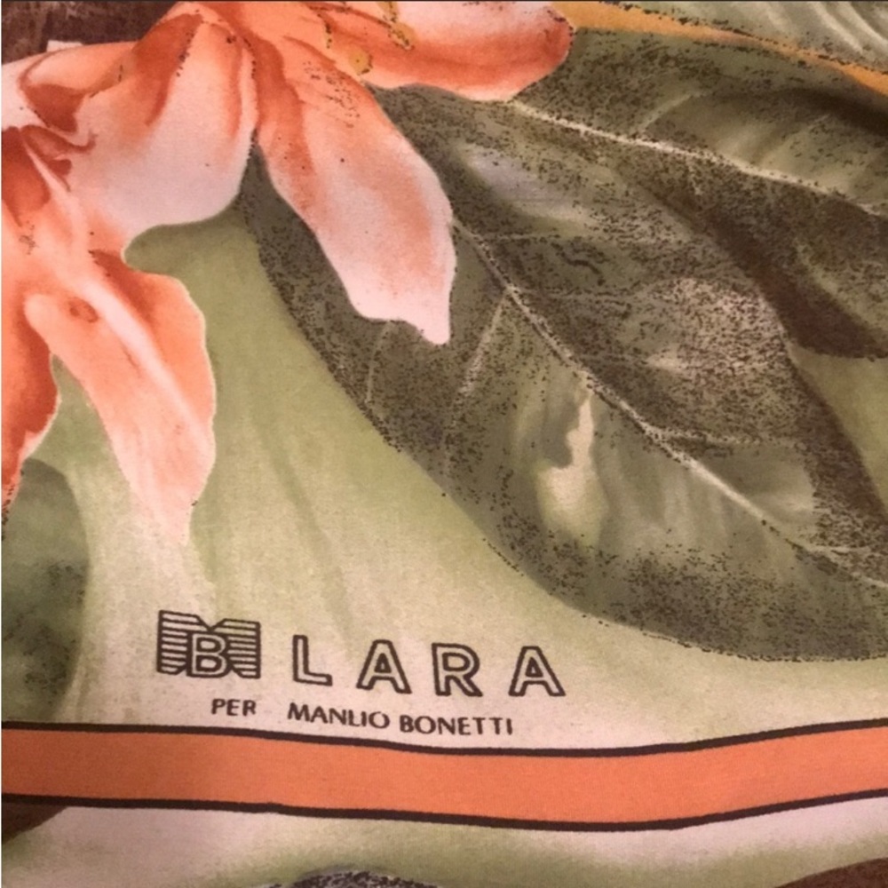 Vintage, Hand-Rolled Edges, Gorgeous Italian Scarf, 22”x22” Square- VERSATILE